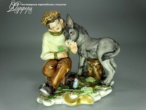 Купить фарфоровую статуэтку Capodimonte Мальчик с осликом
